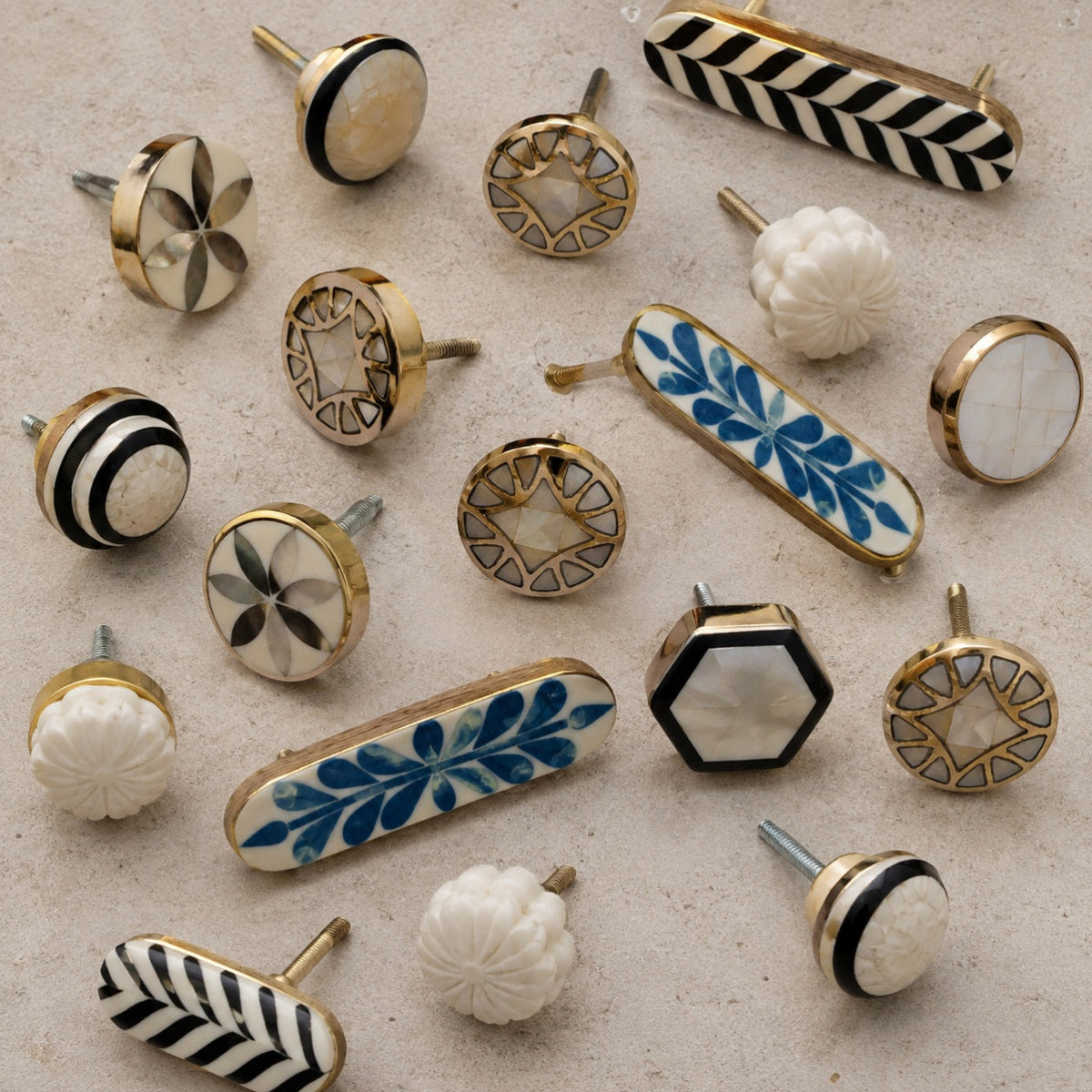 Cabinet Knobs & Hardware